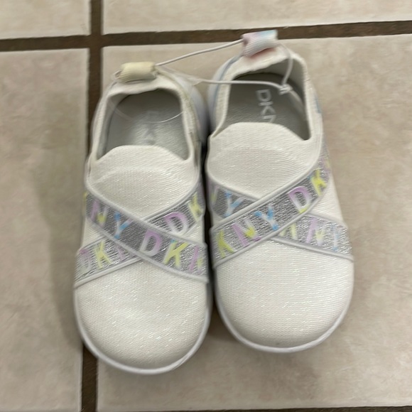 DKNY Toddler Girls Slip On Sneakers size 4/5 - Picture 1 of 13
